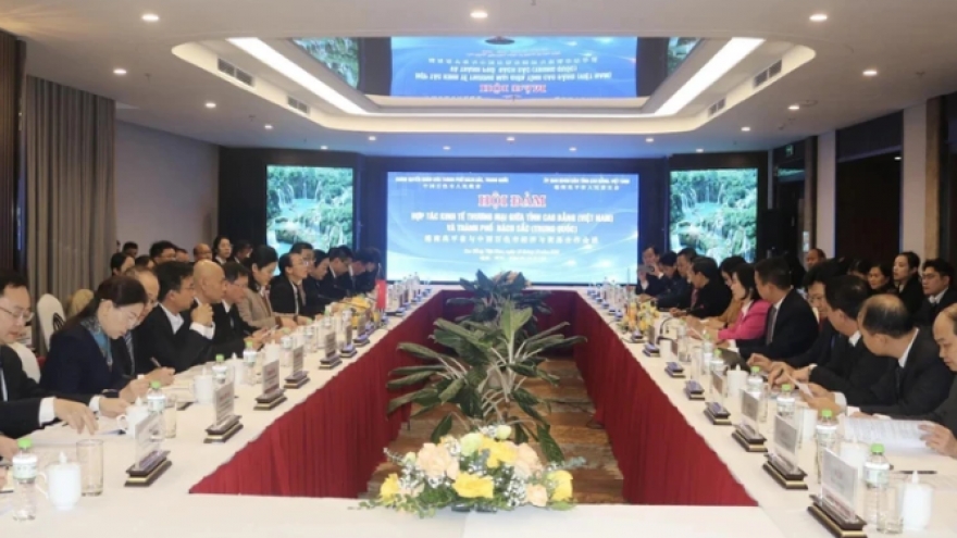 Cao Bang, China’s Baise city forge stronger economic ties