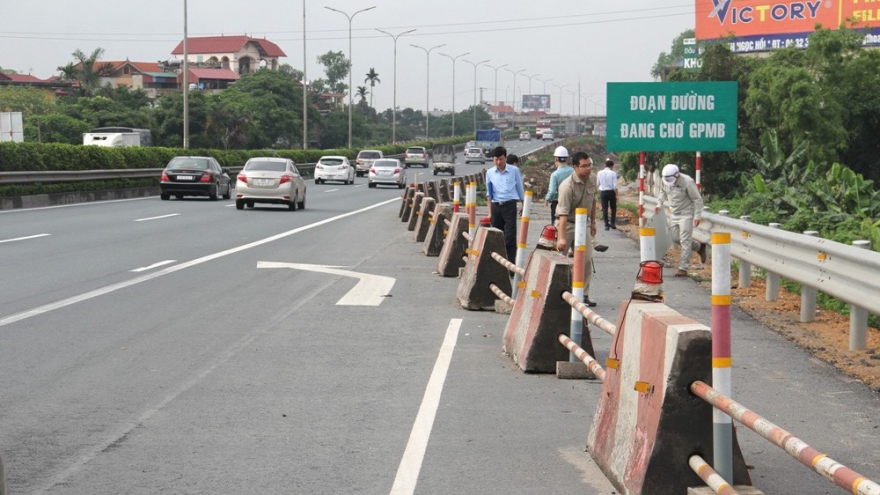 Phân luồng tạm thời cao tốc Cầu Giẽ - Ninh Bình phục vụ thi công cầu vượt