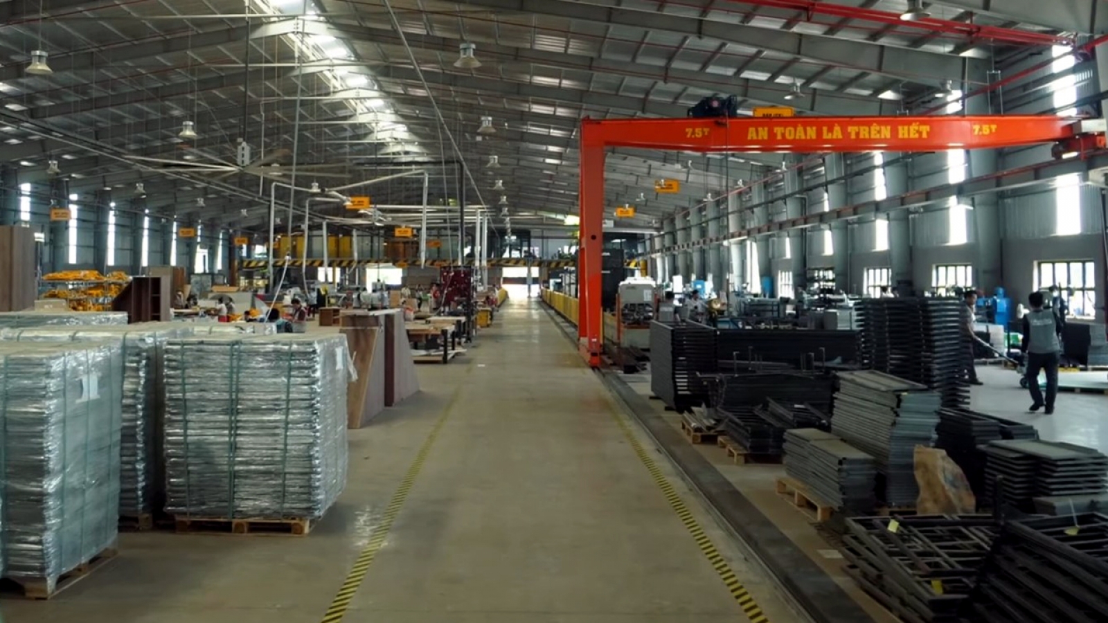 Sản xuất công nghiệp khởi sắc, tạo động lực cho mục tiêu tăng trưởng