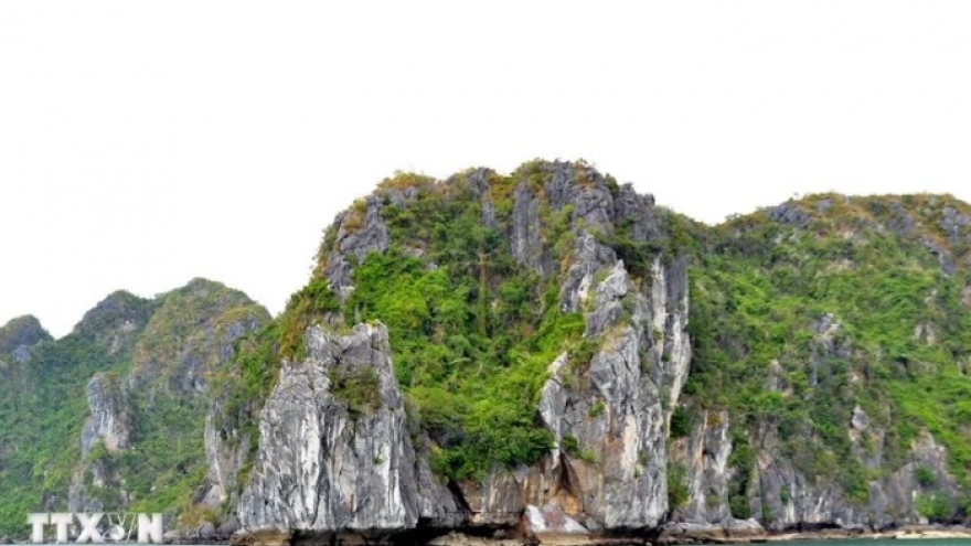 Ha Long Bay maintains eternal beauty