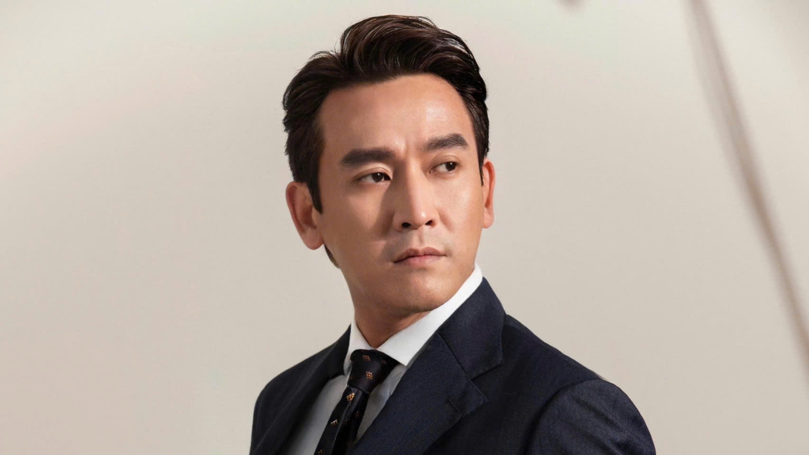 Hứa Vĩ Văn tái xuất với vai diễn si tình trong phim kinh dị "Đồi hành xác"