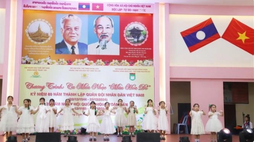 Art programme celebrates Vietnamese army’s 80th anniversary in Laos