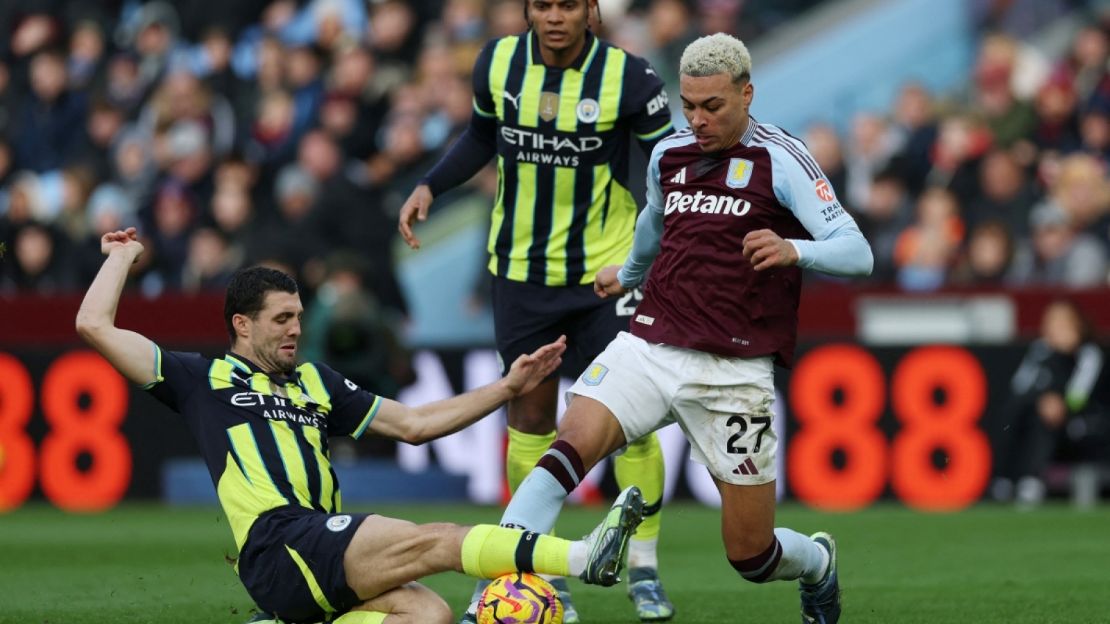 Sau vòng 17 Ngoại hạng Anh 2024/2025: Man City và MU gây thất vọng lớn
