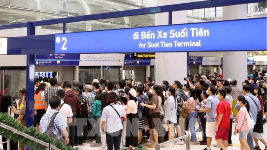 HCM City's Metro Line 1 transports 279,000 passengers in first three days