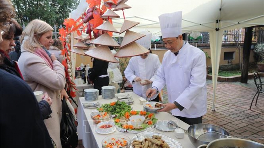 Vietnamese cuisine and tourism introduced in Italy