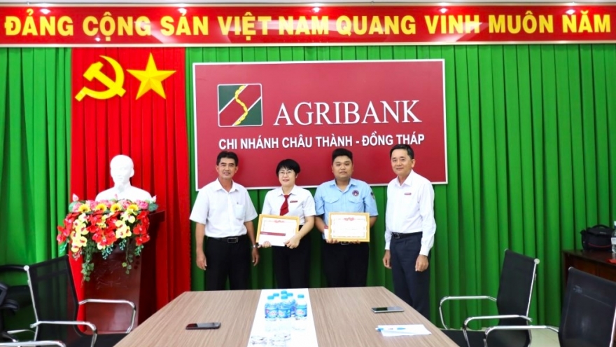 Nụ cười lan tỏa từ hành động tử tế của cán bộ Agribank Chi nhánh Đồng Tháp