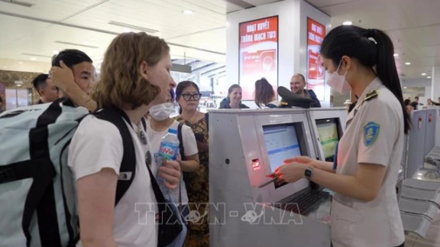 Hanoi tightens airport health checks amid Congo mysterious disease outbreak