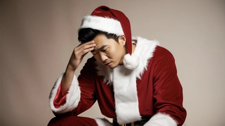 Phát hiện bí mật động trời của anh rể khi làm ông già Noel đi giao quà