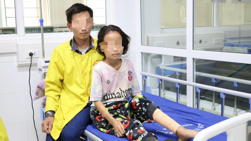 Điều trị thành công cho bệnh nhi người Lào nhập viện trong tình trạng nguy kịch