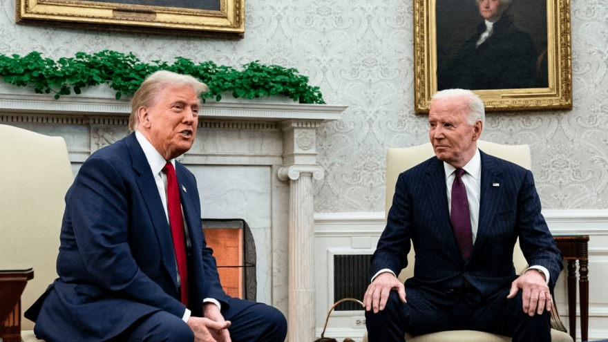 Tổng thống Biden tìm cách hạn chế quyền sử dụng vũ khí hạt nhân với ông Trump?