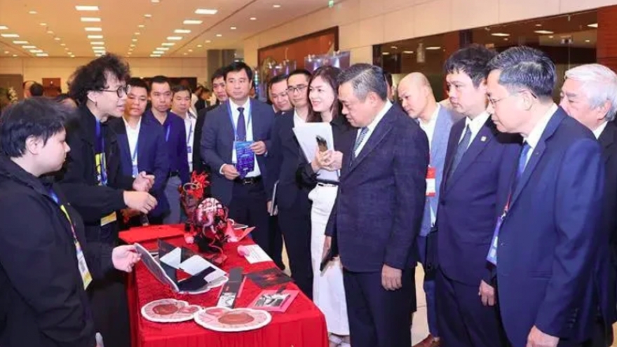 Hanoi hosts 2024 Vietnam-Asia Smart City Summit