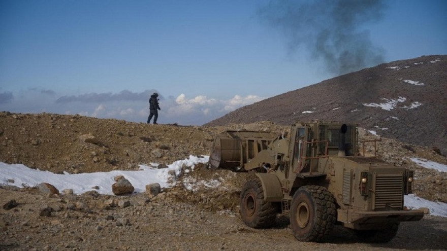 Israel tiếp tục không kích vào Lebanon và Syria