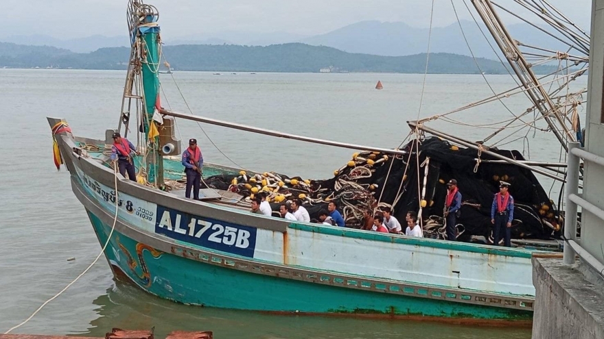 Myanmar thả ngư dân Thái Lan, tịch thu tàu cá