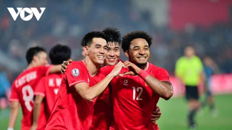 National squad receives bonus following win over Singapore