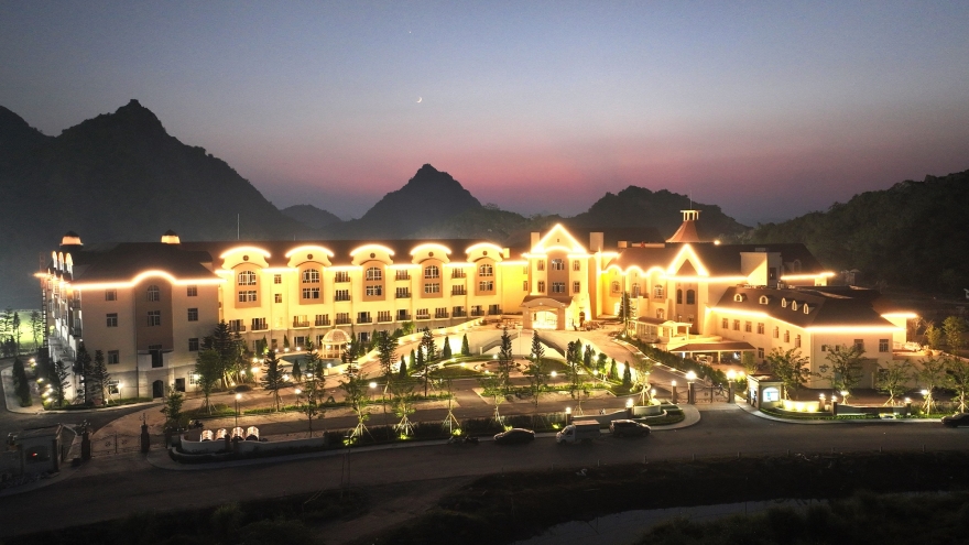 Khai trương khách sạn cao cấp Legend Valley Hotel