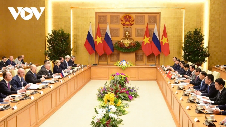 Vietnam gives top priority to enhancing partnership with Russia