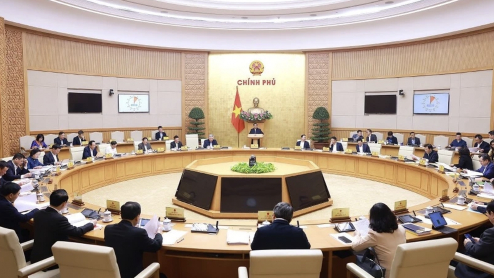 PM urges transformative approach to law-making