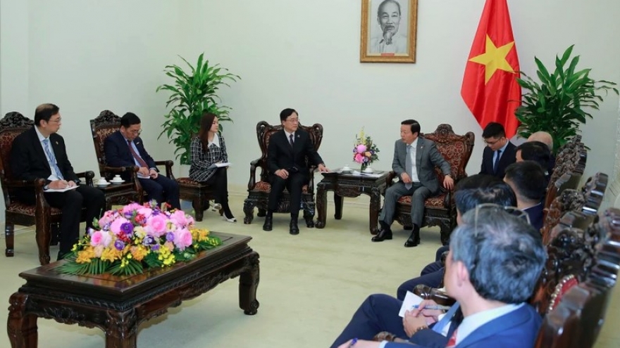 Deputy PM meets with leader of Chinese aircraft manufacturer