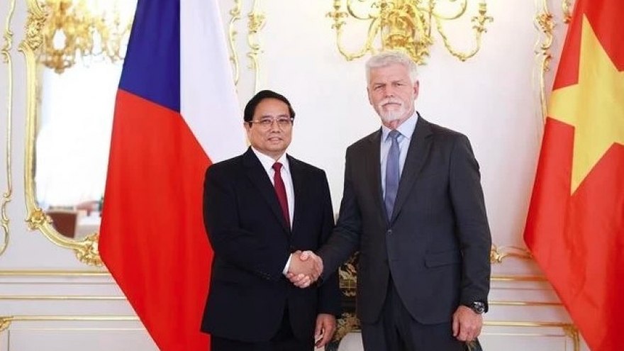 PM meets with Czech President