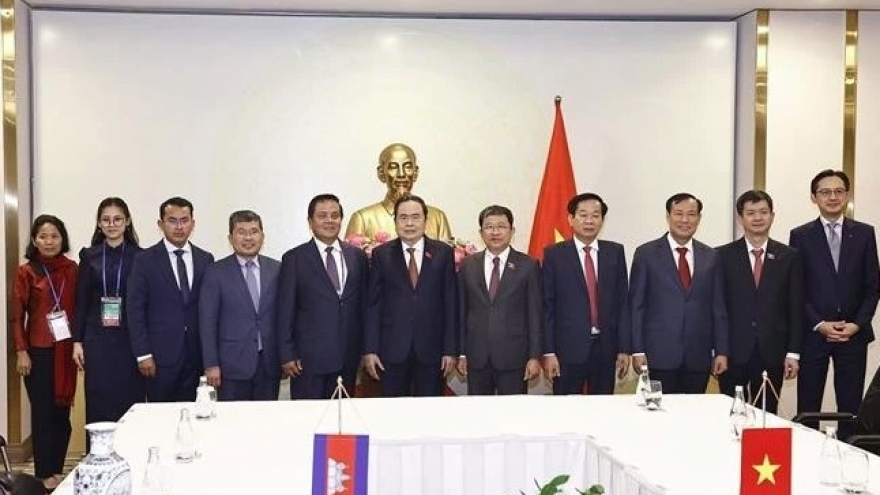 NA leader hosts First Vice President of Cambodian Senate