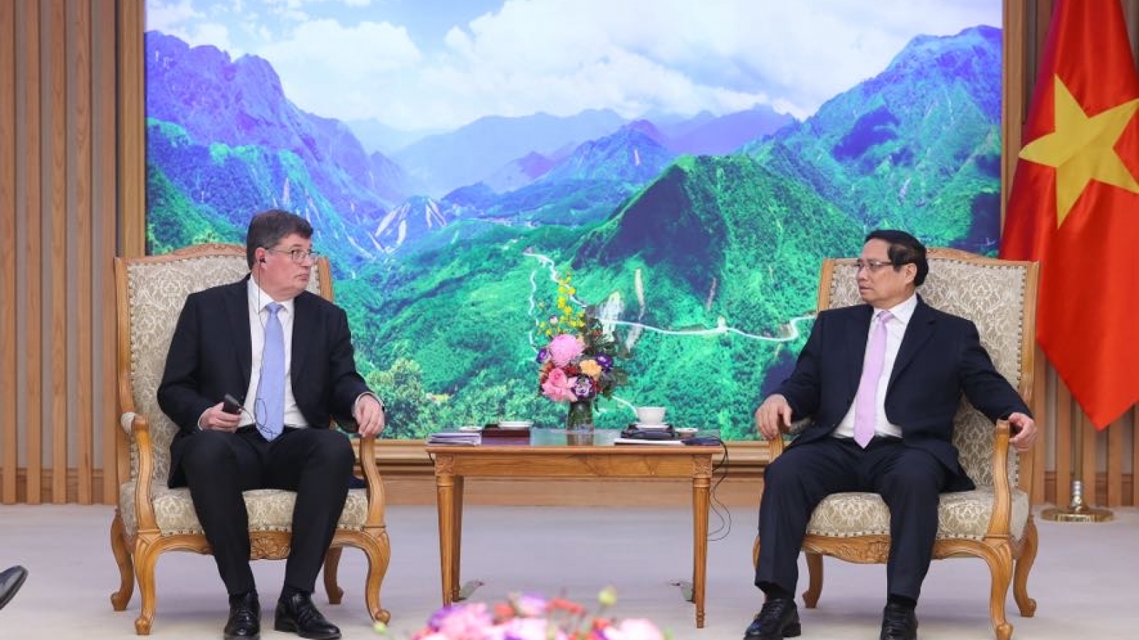 Vietnam to increase multi-faceted cooperation with Finland