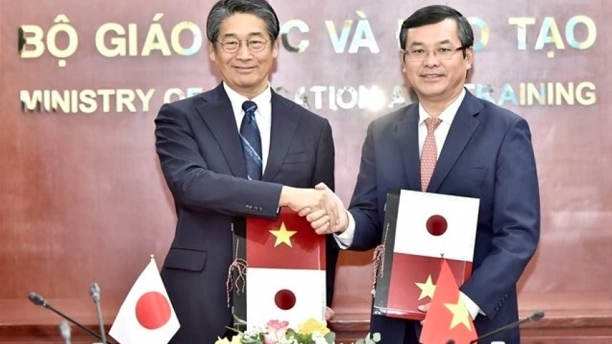 Vietnam, Japan sign grant aid project for human resource development scholarship