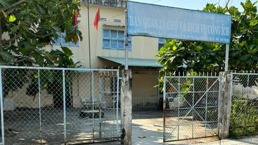 Bắt nguyên thủ quỹ Ban Quản lý chợ và Dịch vụ công ích huyện Cái Bè
