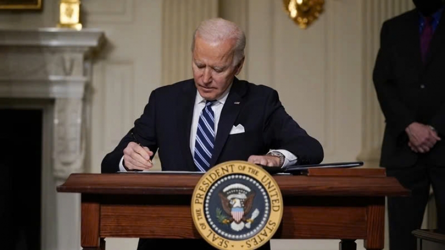 Ông Joe Biden công bố lệnh cấm khai thác dầu khí ngoài khơi đường bờ biển Mỹ