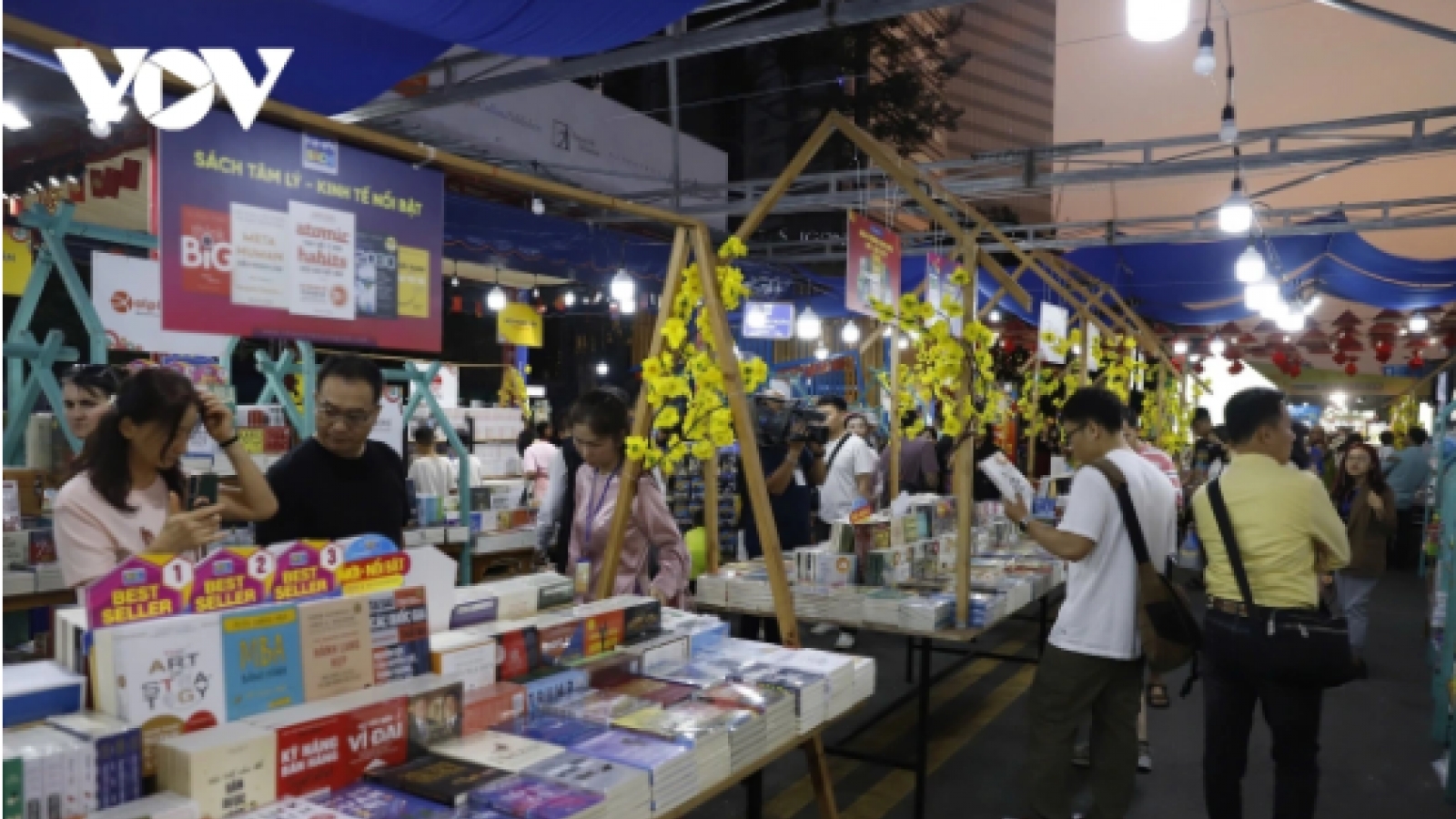 Ho Chi Minh City opens book street festival for Tet