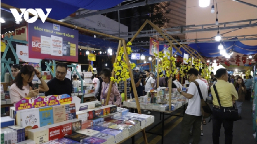 Ho Chi Minh City opens book street festival for Tet