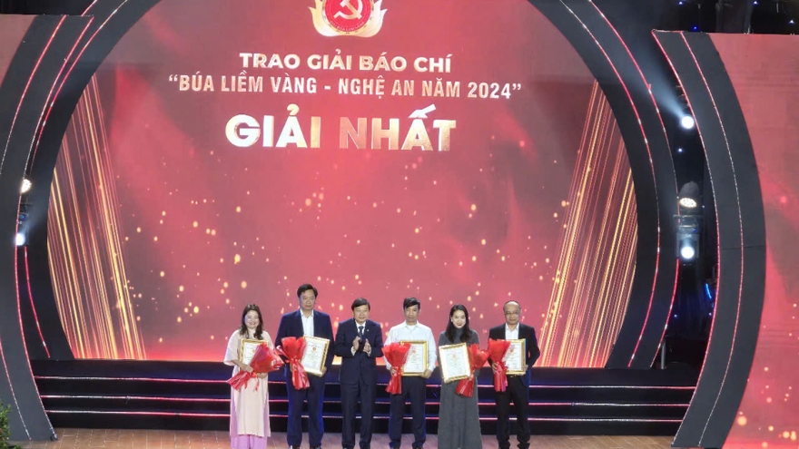 Trao Giải báo chí Búa Liềm vàng Nghệ An 2024