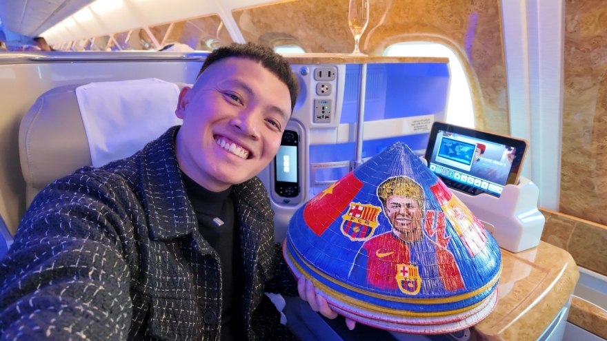 Chủ tịch La Liga mời Đỗ Kim Phúc tới Barca biểu diễn