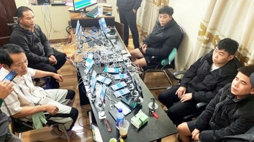 Hanoi police crackdown on transnational gambling ring