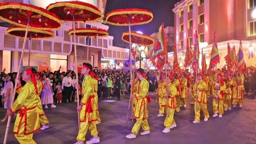 Hanoi leaves cultural industry hallmarks