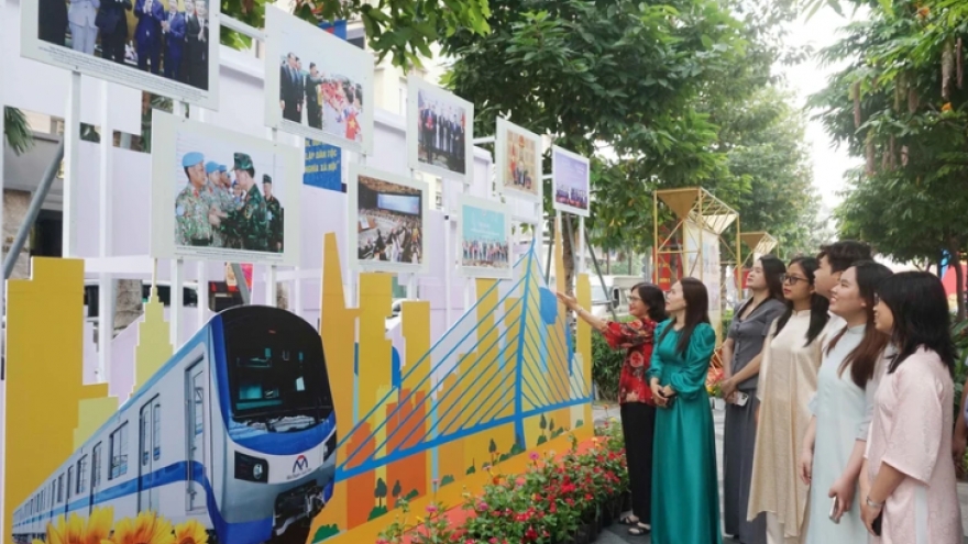 HCM City photo exhibition spotlights Party’s brilliant achievements