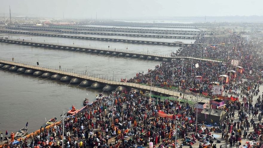 Hàng chục người thương vong vì giẫm đạp tại lễ hội Maha Kumbh Mela, Ấn Độ