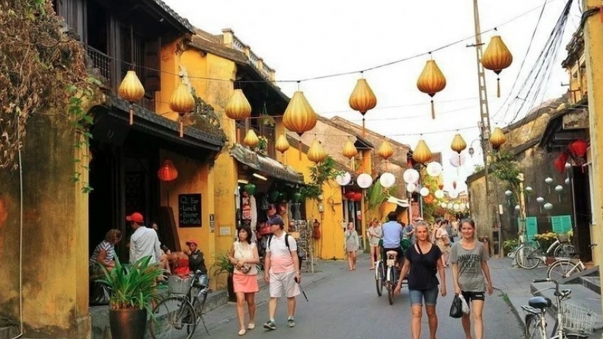 Vietnamese still love to travel in 2025 despite spending challenges