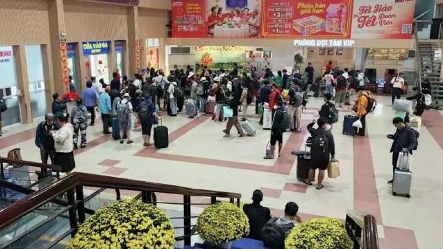 Over 300,000 train tickets for Tet holiday sold