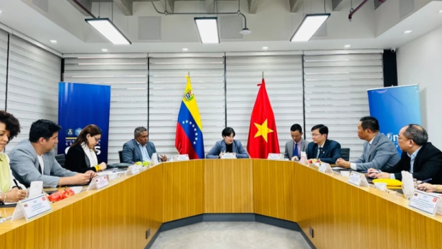 Venezuelan Vice President hails Vietnam's sci-tech development determination