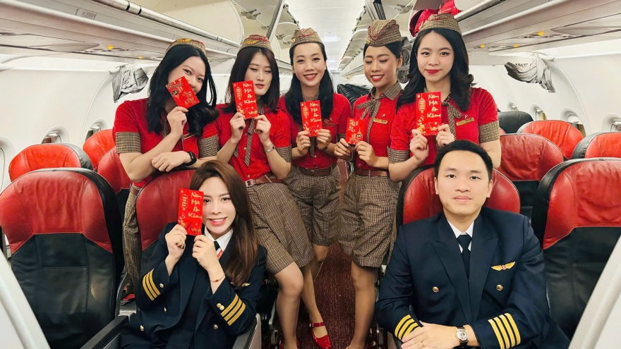 Tết trên những chuyến bay của gia đình phi công Vietjet