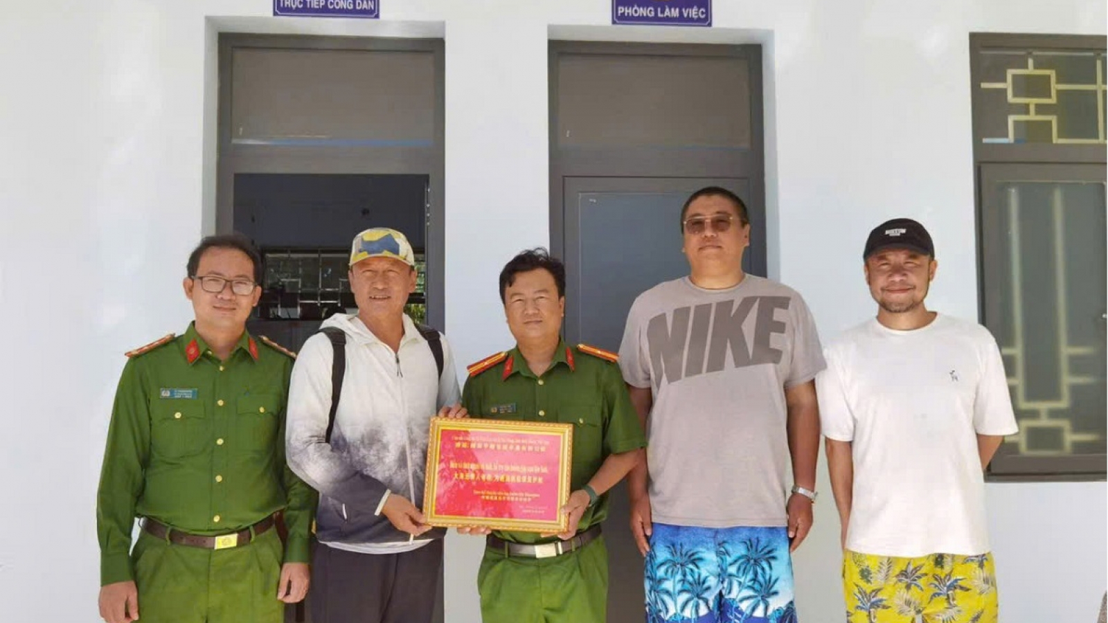 Tổng Lãnh sự quán Trung Quốc tại TP.HCM gửi thư cảm ơn Công an xã Vĩnh Tân
