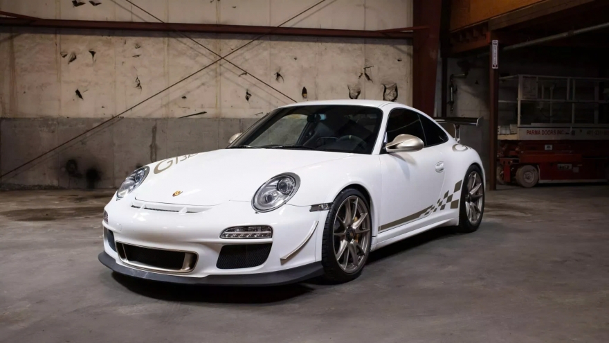 Porsche 997 GT3 RS sau 14 năm sử dụng vẫn được rao bán hơn 200.000 USD