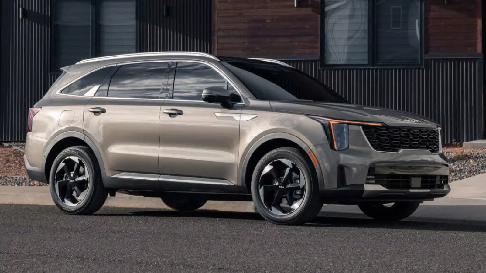 Kia triệu hồi 1.385 chiếc Sorento PHEV do nguy cơ bốc cháy khi va chạm