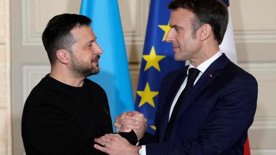 Ông Macron và ông Zelensky thảo luận việc đưa lực lượng gìn giữ hòa bình tới Ukraine