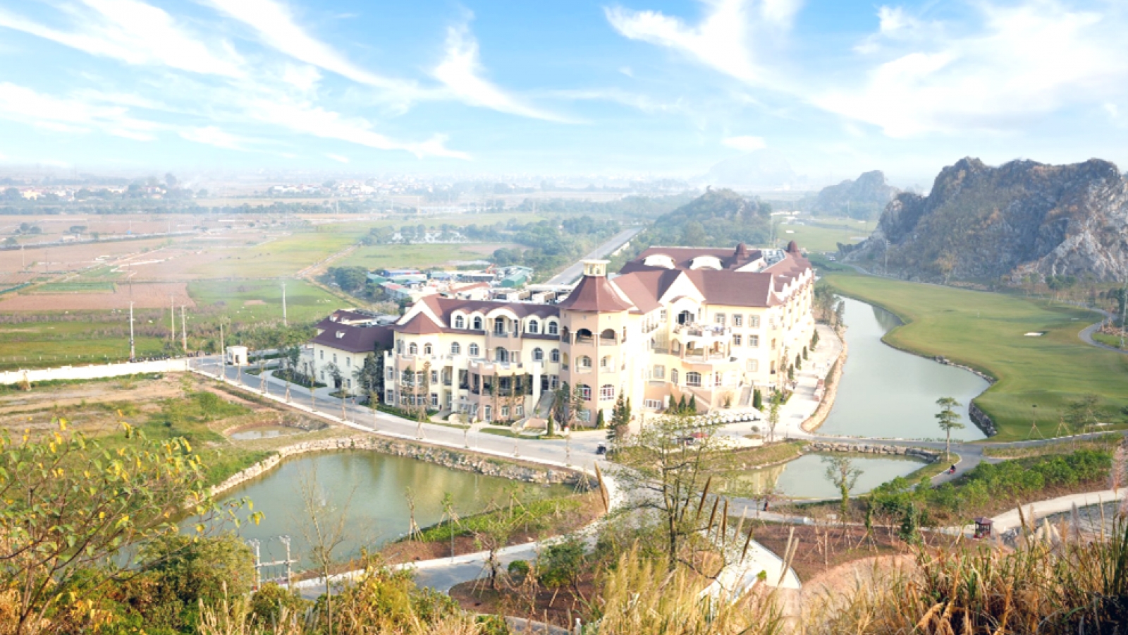 Trải nghiệm nghỉ dưỡng trọn vẹn tại khách sạn cao cấp Legend Valley Hà Nam