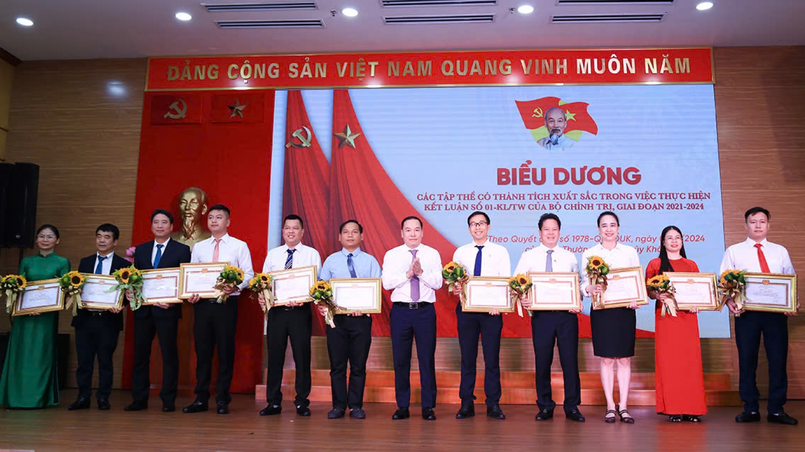 Đảng bộ EVNNPC: Tự hào 95 mùa Xuân có Đảng quang vinh