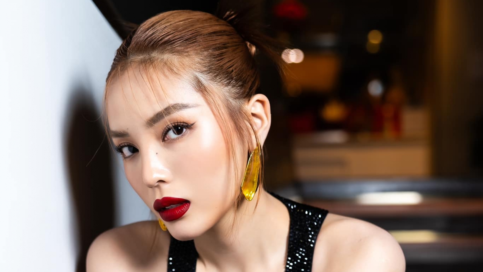 Sao Việt 25/2: Kỳ Duyên đáp trả khi bị chê trang phục