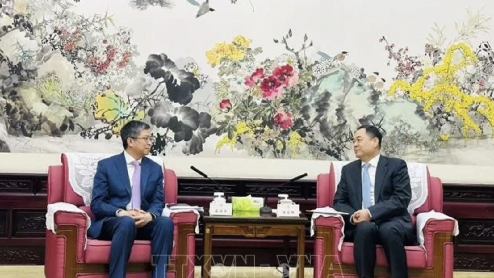 Vietnam, China boost people-to-people exchanges for mutual understanding