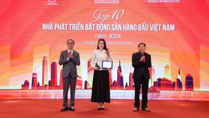 Văn Phú - Invest với giải thưởng Top 10 nhà phát triển bất động sản hàng đầu