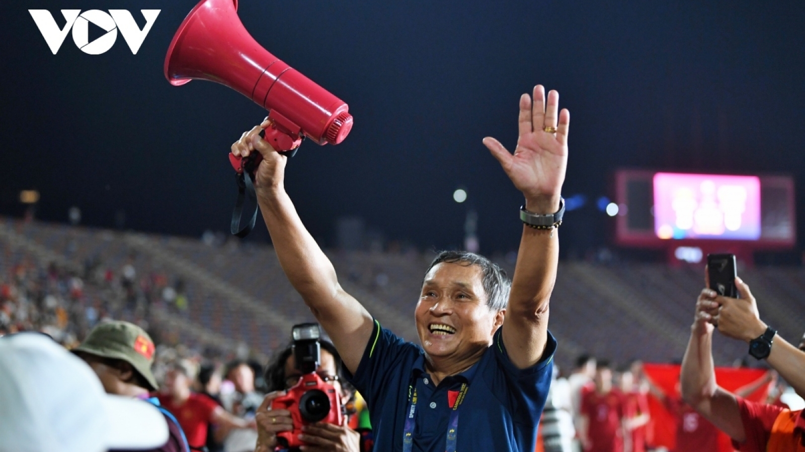 FIFA honours head coach of Vietnamese women's team